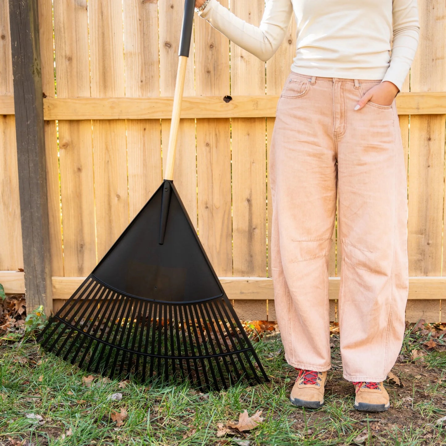 Expert Gardener 30-inch Wood and Poly Leaf Rake